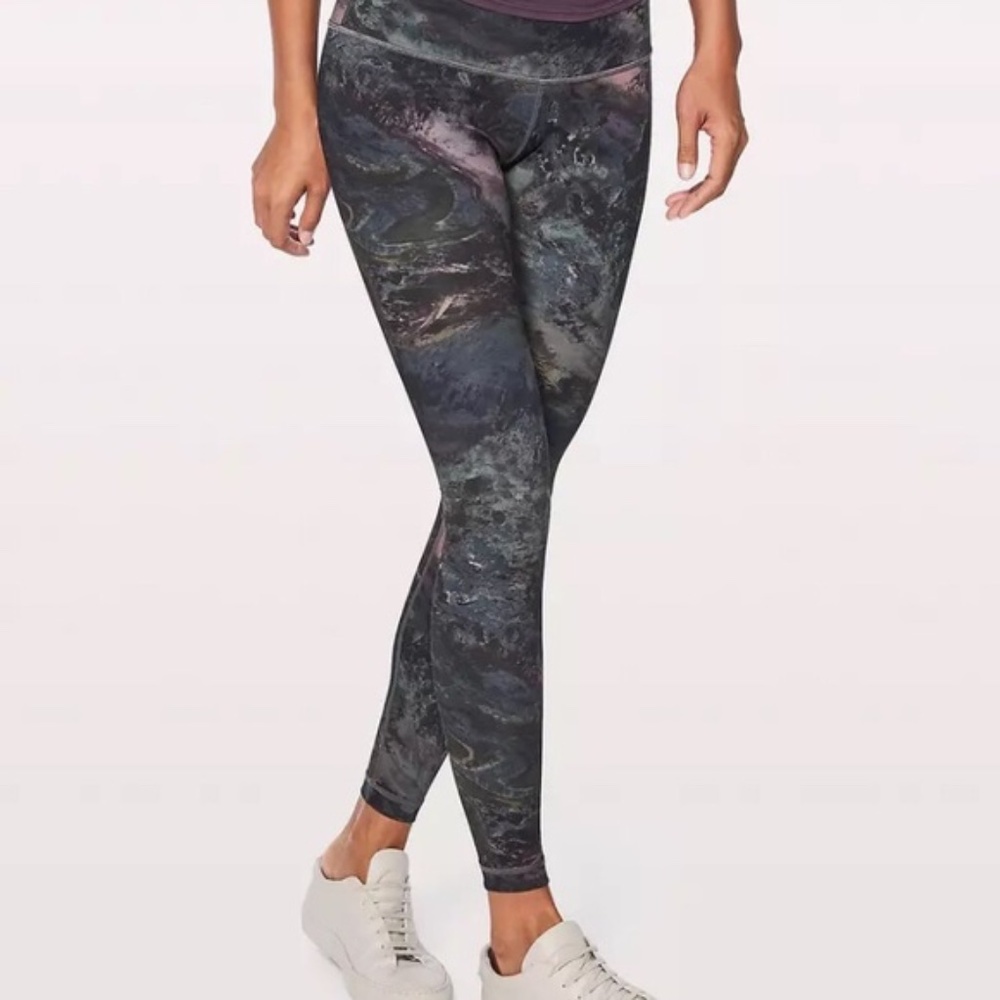 Lululemon Low Rise Galaxy Wunder Under